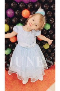 リナ　マリア（Rina Maria）のサムネイル写真